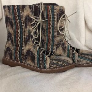 Combat boots/ Flower Child